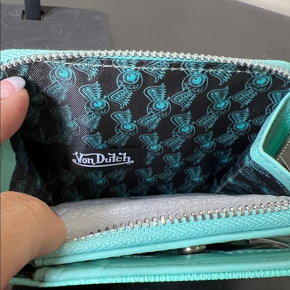 Von Dutch | Classic Style Vegan Leather Wallet in Turquoise - Picture 7 of 8
